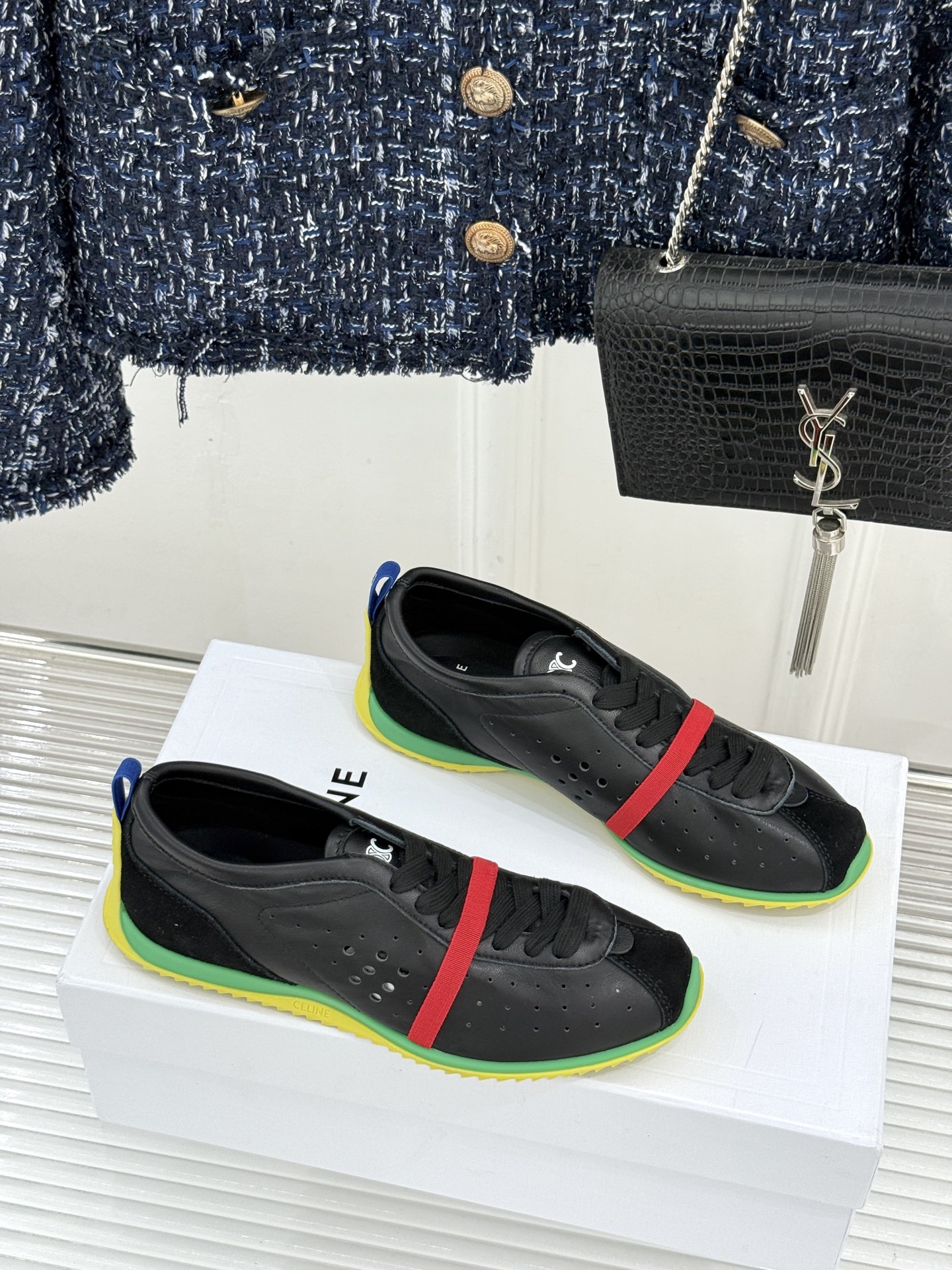 Celine/赛琳26WF新品凯旋门 镂空休闲运动阿甘德训鞋 复古版型自带松弛感 镂空设计清爽透气 上脚显脚小一圈 鞋舌 Celine/赛琳26WF新品凯旋门 镂空休闲运动阿甘德训鞋 复古版型自带松弛感 镂空设计清爽透气 上脚显脚小一圈 鞋舌
