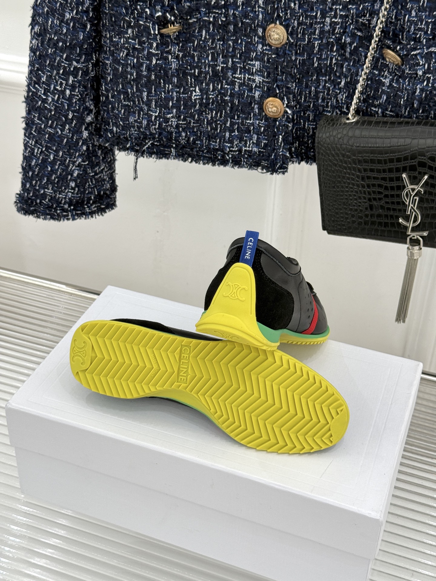 Celine/赛琳26WF新品凯旋门 镂空休闲运动阿甘德训鞋 复古版型自带松弛感 镂空设计清爽透气 上脚显脚小一圈 鞋舌 Celine/赛琳26WF新品凯旋门 镂空休闲运动阿甘德训鞋 复古版型自带松弛感 镂空设计清爽透气 上脚显脚小一圈 鞋舌