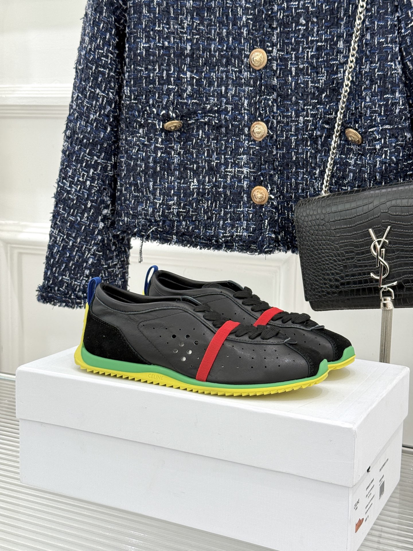 Celine/赛琳26WF新品凯旋门 镂空休闲运动阿甘德训鞋 复古版型自带松弛感 镂空设计清爽透气 上脚显脚小一圈 鞋舌 Celine/赛琳26WF新品凯旋门 镂空休闲运动阿甘德训鞋 复古版型自带松弛感 镂空设计清爽透气 上脚显脚小一圈 鞋舌