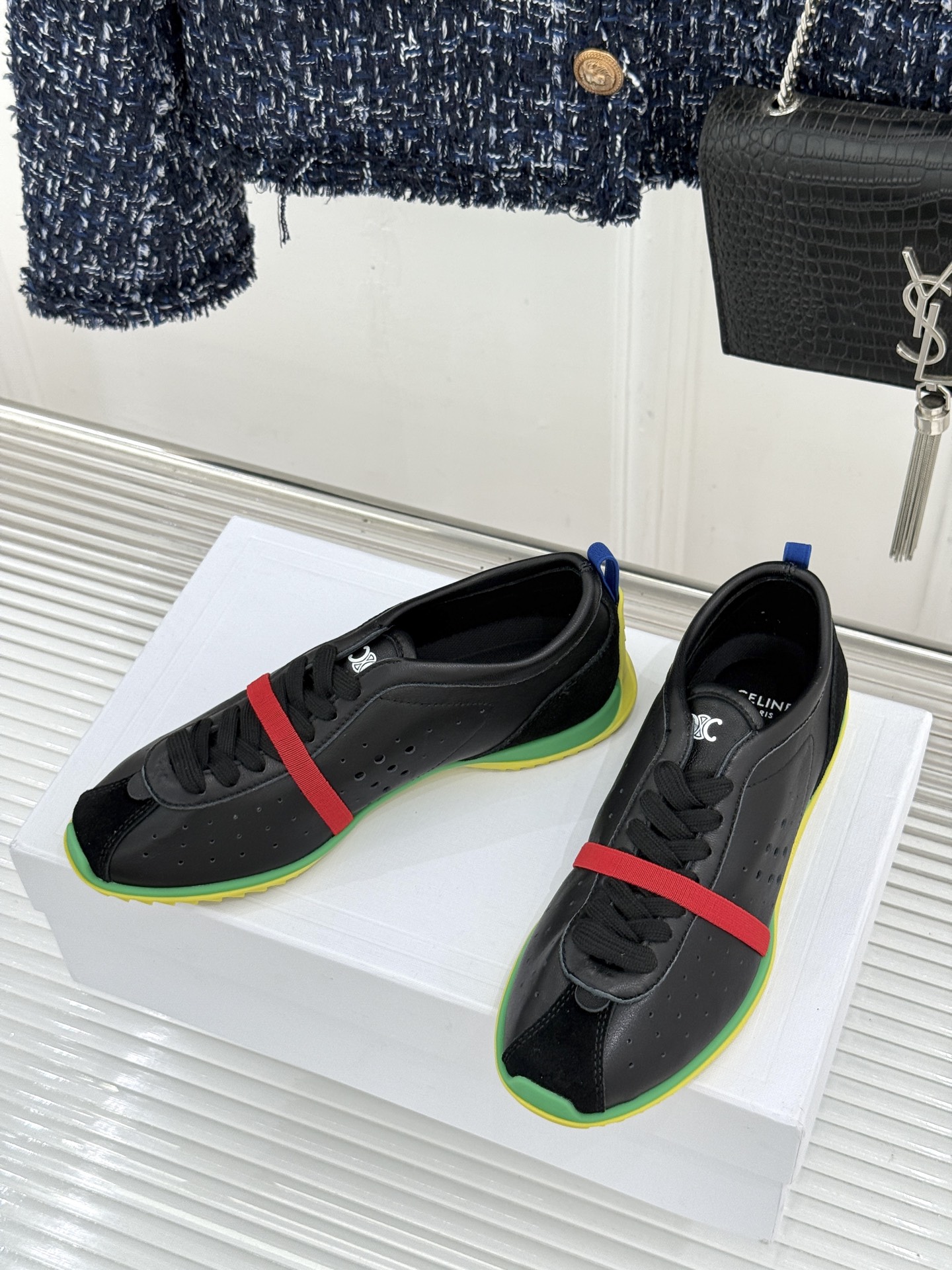Celine/赛琳26WF新品凯旋门 镂空休闲运动阿甘德训鞋 复古版型自带松弛感 镂空设计清爽透气 上脚显脚小一圈 鞋舌 Celine/赛琳26WF新品凯旋门 镂空休闲运动阿甘德训鞋 复古版型自带松弛感 镂空设计清爽透气 上脚显脚小一圈 鞋舌