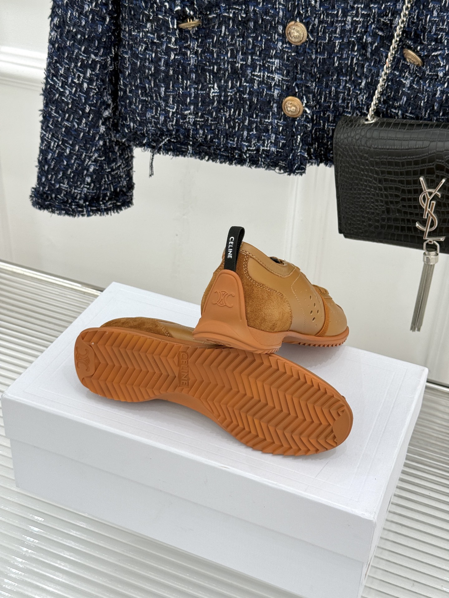 Celine/赛琳26WF新品凯旋门 镂空休闲运动阿甘德训鞋 复古版型自带松弛感 镂空设计清爽透气 上脚显脚小一圈 鞋舌
