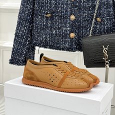Celine/赛琳26WF新品凯旋门 镂空休闲运动阿甘德训鞋 复古版型自带松弛感 镂空设计清爽透气 上脚显脚小一圈 鞋舌 Celine/赛琳26WF新品凯旋门 镂空休闲运动阿甘德训鞋 复古版型自带松弛感 镂空设计清爽透气 上脚显脚小一圈 鞋舌