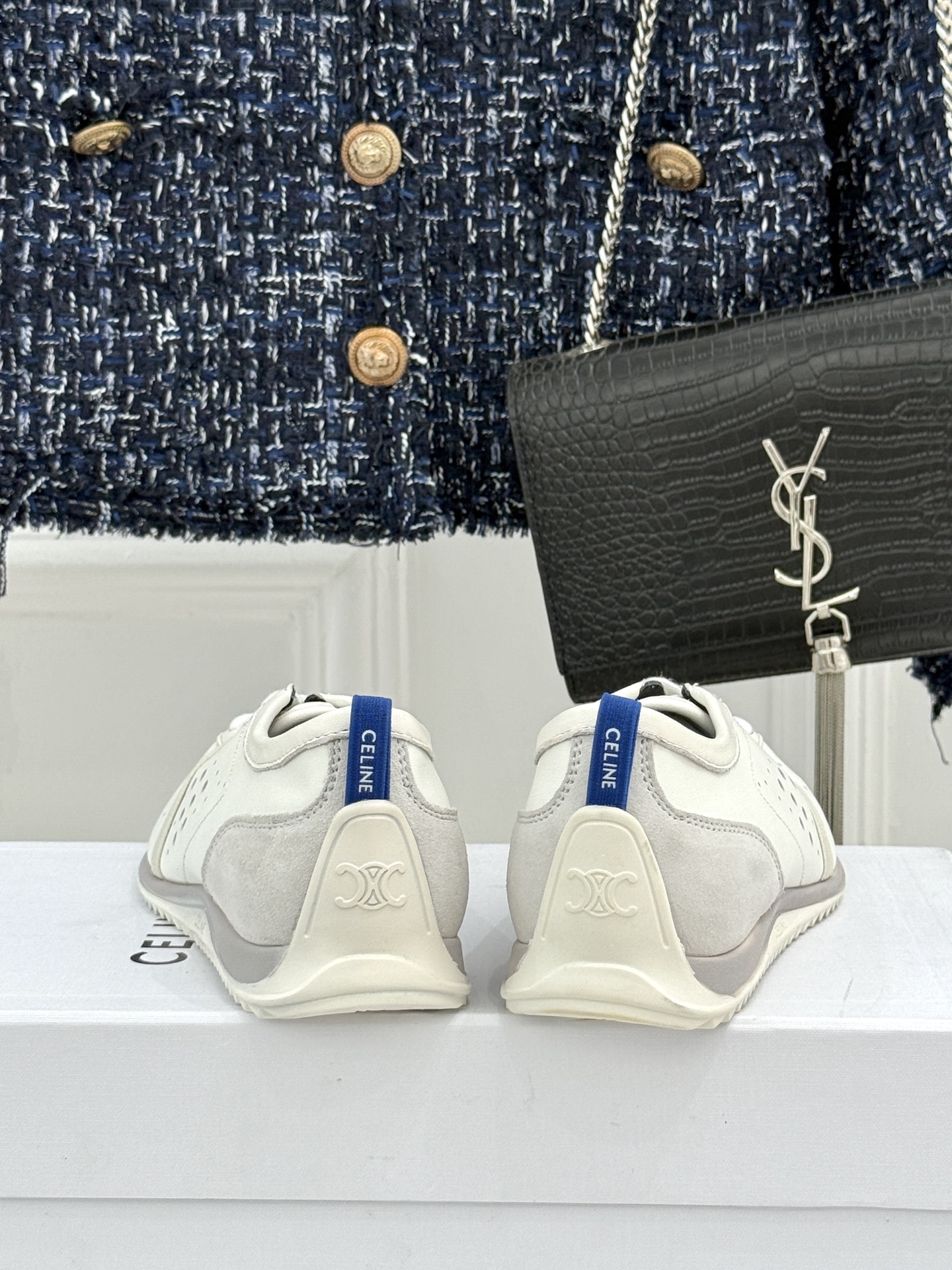 Celine/赛琳26WF新品凯旋门 镂空休闲运动阿甘德训鞋 复古版型自带松弛感 镂空设计清爽透气 上脚显脚小一圈 鞋舌 Celine/赛琳26WF新品凯旋门 镂空休闲运动阿甘德训鞋 复古版型自带松弛感 镂空设计清爽透气 上脚显脚小一圈 鞋舌