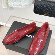 CHANE*|小香26B新品双C 方头亮皮平底乐福鞋 经典双C缀于鞋身 方头廓形利落显秀气 亮面皮革泛着柔润光泽 平底设 CHANE*|小香26B新品双C 方头亮皮平底乐福鞋 经典双C缀于鞋身 方头廓形利落显秀气 亮面皮革泛着柔润光泽 平底设