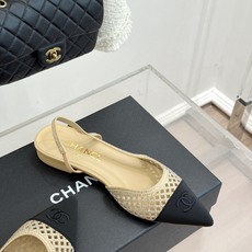 CHANE*|小香26B新品双C水钻 镂空拼接尖头后空粗跟凉鞋 双C水钻熠熠生辉 镂空拼接尽显设计巧思 尖头利落显脚瘦 CHANE*|小香26B新品双C水钻 镂空拼接尖头后空粗跟凉鞋 双C水钻熠熠生辉 镂空拼接尽显设计巧思 尖头利落显脚瘦