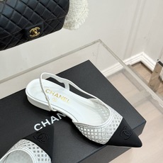 CHANE*|小香26B新品双C水钻 镂空拼接尖头后空粗跟凉鞋 双C水钻熠熠生辉 镂空拼接尽显设计巧思 尖头利落显脚瘦 CHANE*|小香26B新品双C水钻 镂空拼接尖头后空粗跟凉鞋 双C水钻熠熠生辉 镂空拼接尽显设计巧思 尖头利落显脚瘦
