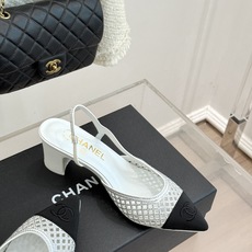 CHANE*|小香26B新品双C水钻 镂空拼接尖头后空粗跟凉鞋 双C水钻熠熠生辉 镂空拼接尽显设计巧思 尖头利落显脚瘦 CHANE*|小香26B新品双C水钻 镂空拼接尖头后空粗跟凉鞋 双C水钻熠熠生辉 镂空拼接尽显设计巧思 尖头利落显脚瘦