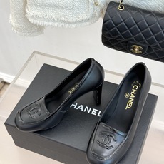 CHANE*|小香26A新品双C 拼色复古方头粗跟高跟鞋 双C徽标尽显精致质感 复古圆头柔化脚型线条 粗跟稳妥好走不累脚 CHANE*|小香26A新品双C 拼色复古方头粗跟高跟鞋 双C徽标尽显精致质感 复古圆头柔化脚型线条 粗跟稳妥好走不累脚
