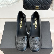 CHANE*|小香26A新品双C 拼色复古方头粗跟高跟鞋 双C徽标尽显精致质感 复古圆头柔化脚型线条 粗跟稳妥好走不累脚 CHANE*|小香26A新品双C 拼色复古方头粗跟高跟鞋 双C徽标尽显精致质感 复古圆头柔化脚型线条 粗跟稳妥好走不累脚