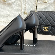 CHANE*|小香26A新品双C 拼色复古方头粗跟高跟鞋 双C徽标尽显精致质感 复古圆头柔化脚型线条 粗跟稳妥好走不累脚 CHANE*|小香26A新品双C 拼色复古方头粗跟高跟鞋 双C徽标尽显精致质感 复古圆头柔化脚型线条 粗跟稳妥好走不累脚