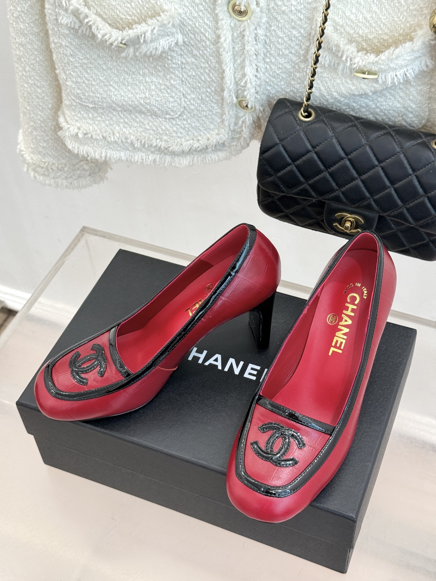 CHANE*|小香26A新品双C 拼色复古方头粗跟高跟鞋 双C徽标尽显精致质感 复古圆头柔化脚型线条 粗跟稳妥好走不累脚 CHANE*|小香26A新品双C 拼色复古方头粗跟高跟鞋 双C徽标尽显精致质感 复古圆头柔化脚型线条 粗跟稳妥好走不累脚