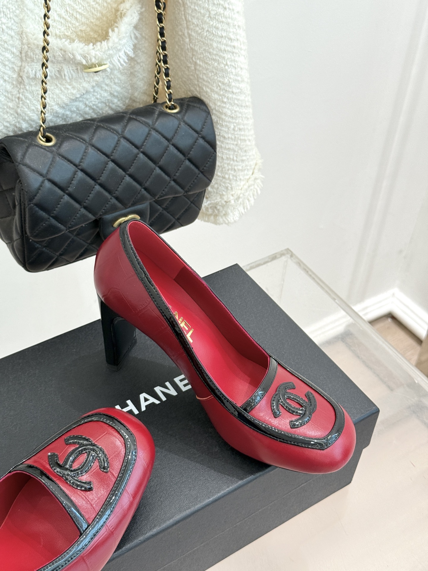 CHANE*|小香26A新品双C 拼色复古方头粗跟高跟鞋 双C徽标尽显精致质感 复古圆头柔化脚型线条 粗跟稳妥好走不累脚 CHANE*|小香26A新品双C 拼色复古方头粗跟高跟鞋 双C徽标尽显精致质感 复古圆头柔化脚型线条 粗跟稳妥好走不累脚