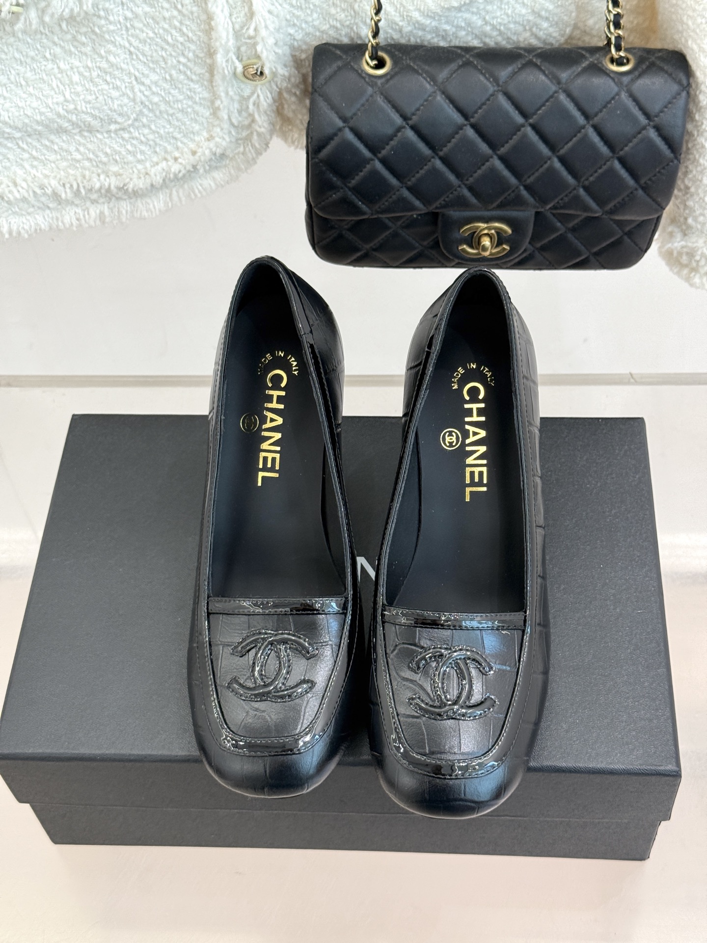 CHANE*|小香26A新品双C 拼色复古方头粗跟高跟鞋 双C徽标尽显精致质感 复古圆头柔化脚型线条 粗跟稳妥好走不累脚 CHANE*|小香26A新品双C 拼色复古方头粗跟高跟鞋 双C徽标尽显精致质感 复古圆头柔化脚型线条 粗跟稳妥好走不累脚