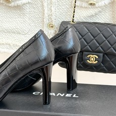 CHANE*|小香26A新品双C 拼色复古方头粗跟高跟鞋 双C徽标尽显精致质感 复古圆头柔化脚型线条 粗跟稳妥好走不累脚 CHANE*|小香26A新品双C 拼色复古方头粗跟高跟鞋 双C徽标尽显精致质感 复古圆头柔化脚型线条 粗跟稳妥好走不累脚