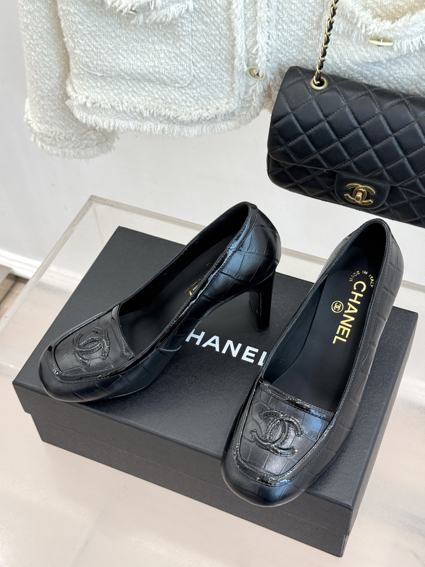 CHANE*|小香26A新品双C 拼色复古方头粗跟高跟鞋 双C徽标尽显精致质感 复古圆头柔化脚型线条 粗跟稳妥好走不累脚 CHANE*|小香26A新品双C 拼色复古方头粗跟高跟鞋 双C徽标尽显精致质感 复古圆头柔化脚型线条 粗跟稳妥好走不累脚