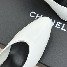 CHANE*|小香26A新品拼色 双C尖头高跟鞋 双C扣精致又夺目 经典米黑撞色设计 上脚秒变纤细漫画脚型 显瘦效果直接 CHANE*|小香26A新品拼色 双C尖头高跟鞋 双C扣精致又夺目 经典米黑撞色设计 上脚秒变纤细漫画脚型 显瘦效果直接