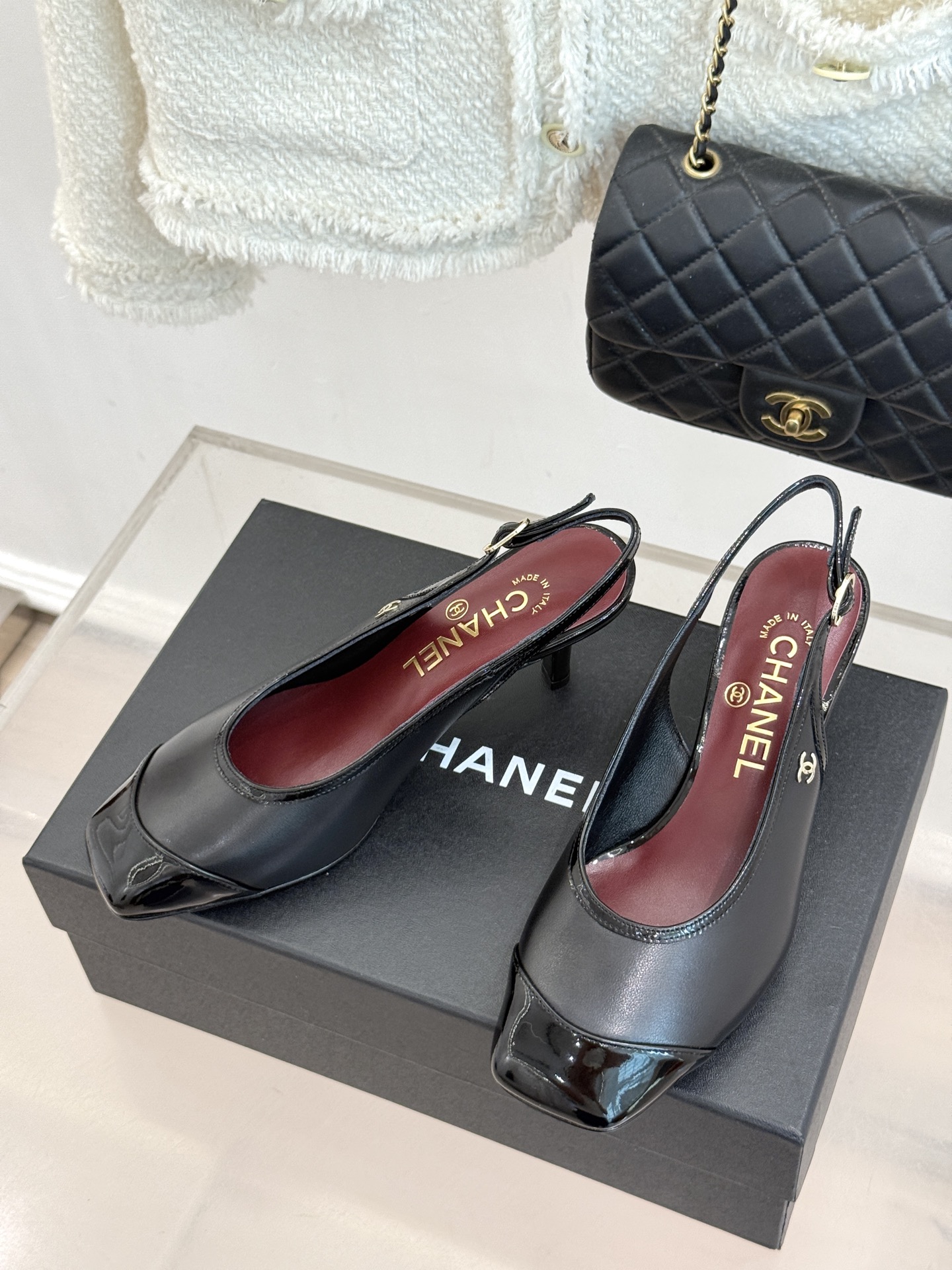 CHANE*|小香26B新品拼色 中空高跟凉鞋 鞋柜百搭宝藏款 时髦精必入款 标志性双C五金点缀鞋身 中空露肤显纤细 细 CHANE*|小香26B新品拼色 中空高跟凉鞋 鞋柜百搭宝藏款 时髦精必入款 标志性双C五金点缀鞋身 中空露肤显纤细 细