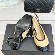 CHANE*|小香26B新品拼色 中空高跟凉鞋 鞋柜百搭宝藏款 时髦精必入款 标志性双C五金点缀鞋身 中空露肤显纤细 细 CHANE*|小香26B新品拼色 中空高跟凉鞋 鞋柜百搭宝藏款 时髦精必入款 标志性双C五金点缀鞋身 中空露肤显纤细 细