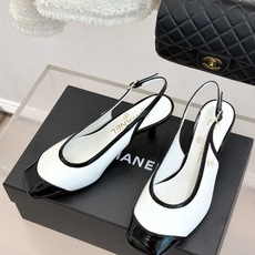 CHANE*|小香26B新品拼色 中空高跟凉鞋 鞋柜百搭宝藏款 时髦精必入款 标志性双C五金点缀鞋身 中空露肤显纤细 细 CHANE*|小香26B新品拼色 中空高跟凉鞋 鞋柜百搭宝藏款 时髦精必入款 标志性双C五金点缀鞋身 中空露肤显纤细 细