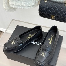 CHANE*|小香26B新品双C 方头休闲乐福鞋单鞋 春夏穿搭的宝藏单品 时髦精们人手必备 闭眼入绝不踩雷 满是法式高级 CHANE*|小香26B新品双C 方头休闲乐福鞋单鞋 春夏穿搭的宝藏单品 时髦精们人手必备 闭眼入绝不踩雷 满是法式高级