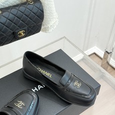 CHANE*|小香26B新品双C 方头休闲乐福鞋单鞋 春夏穿搭的宝藏单品 时髦精们人手必备 闭眼入绝不踩雷 满是法式高级 CHANE*|小香26B新品双C 方头休闲乐福鞋单鞋 春夏穿搭的宝藏单品 时髦精们人手必备 闭眼入绝不踩雷 满是法式高级