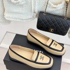 CHANE*|小香26B新品双C 方头休闲乐福鞋单鞋 春夏穿搭的宝藏单品 时髦精们人手必备 闭眼入绝不踩雷 满是法式高级 CHANE*|小香26B新品双C 方头休闲乐福鞋单鞋 春夏穿搭的宝藏单品 时髦精们人手必备 闭眼入绝不踩雷 满是法式高级