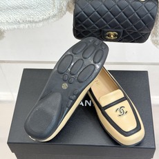CHANE*|小香26B新品双C 方头休闲乐福鞋单鞋 春夏穿搭的宝藏单品 时髦精们人手必备 闭眼入绝不踩雷 满是法式高级 CHANE*|小香26B新品双C 方头休闲乐福鞋单鞋 春夏穿搭的宝藏单品 时髦精们人手必备 闭眼入绝不踩雷 满是法式高级