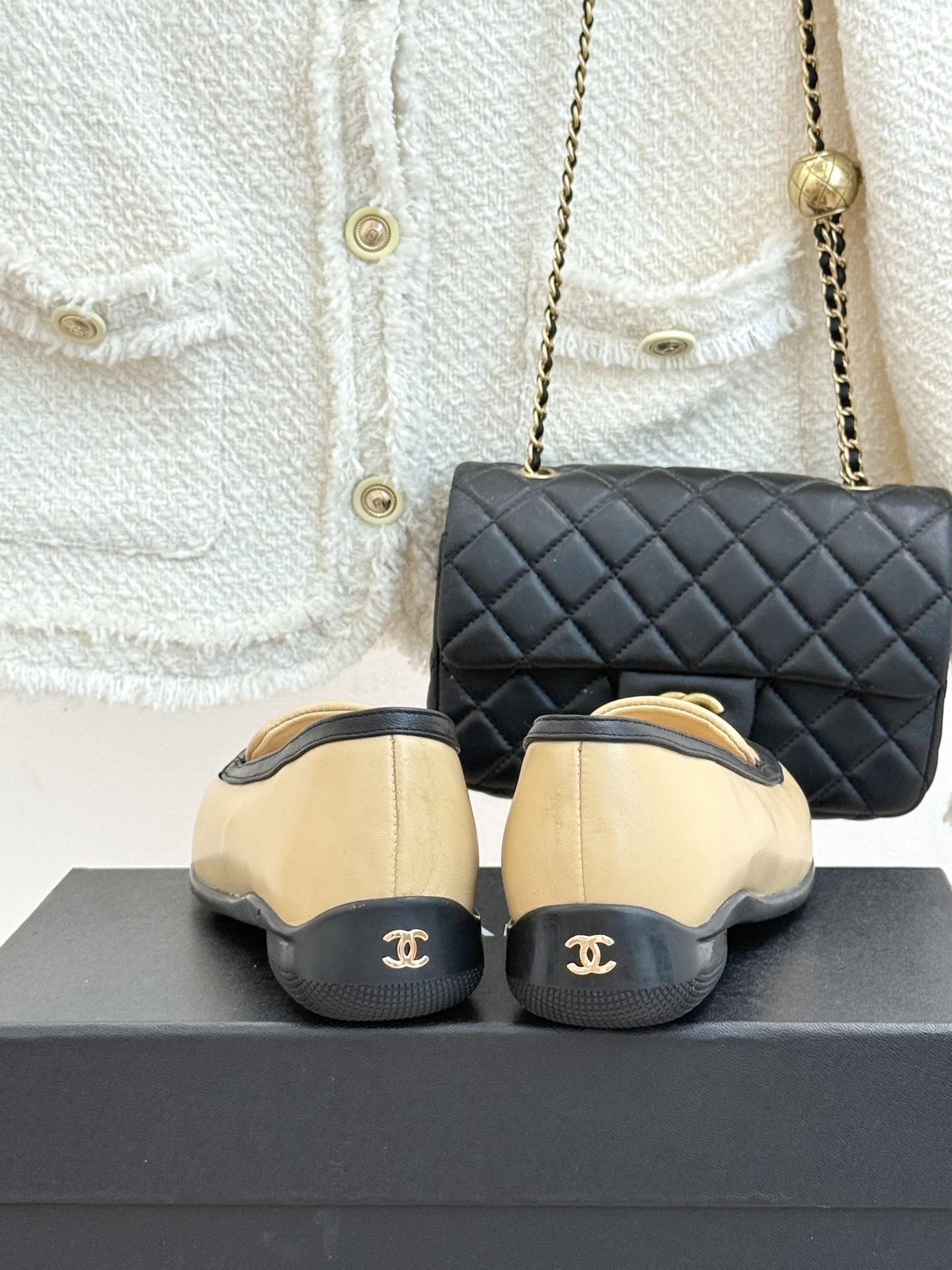 CHANE*|小香26B新品双C 方头休闲乐福鞋单鞋 春夏穿搭的宝藏单品 时髦精们人手必备 闭眼入绝不踩雷 满是法式高级 CHANE*|小香26B新品双C 方头休闲乐福鞋单鞋 春夏穿搭的宝藏单品 时髦精们人手必备 闭眼入绝不踩雷 满是法式高级