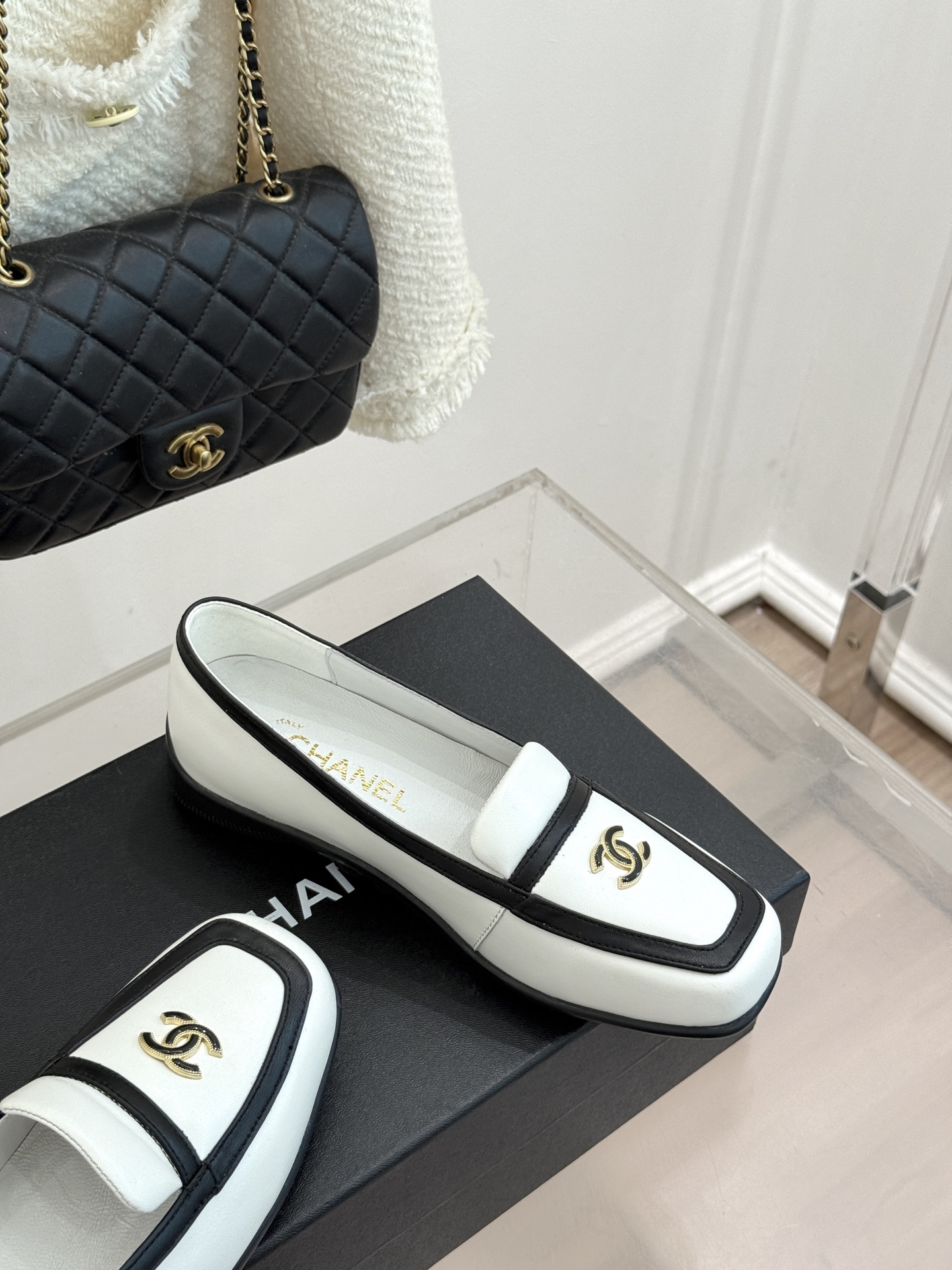 CHANE*|小香26B新品双C 方头休闲乐福鞋单鞋 春夏穿搭的宝藏单品 时髦精们人手必备 闭眼入绝不踩雷 满是法式高级 CHANE*|小香26B新品双C 方头休闲乐福鞋单鞋 春夏穿搭的宝藏单品 时髦精们人手必备 闭眼入绝不踩雷 满是法式高级