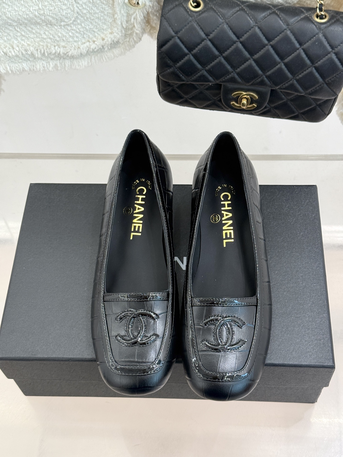 CHANE*|小香26B新品双C 拼色复古方头猫跟单鞋 双C徽标尽显精致质感 复古圆头柔化脚型线条 猫跟稳妥好走不累脚 CHANE*|小香26B新品双C 拼色复古方头猫跟单鞋 双C徽标尽显精致质感 复古圆头柔化脚型线条 猫跟稳妥好走不累脚