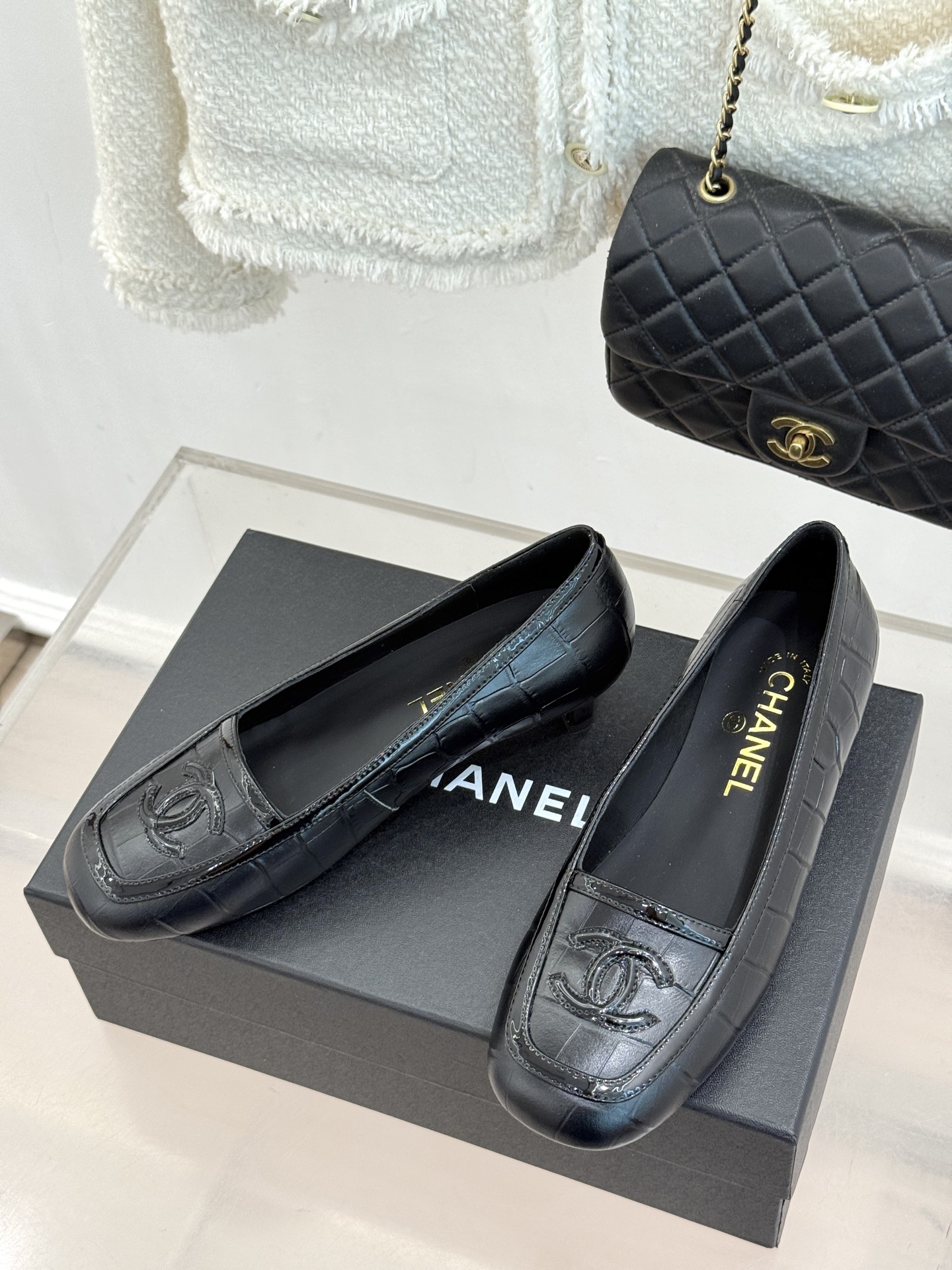 CHANE*|小香26B新品双C 拼色复古方头猫跟单鞋 双C徽标尽显精致质感 复古圆头柔化脚型线条 猫跟稳妥好走不累脚 CHANE*|小香26B新品双C 拼色复古方头猫跟单鞋 双C徽标尽显精致质感 复古圆头柔化脚型线条 猫跟稳妥好走不累脚