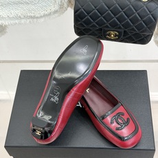 CHANE*|小香26B新品双C 拼色复古方头猫跟单鞋 双C徽标尽显精致质感 复古圆头柔化脚型线条 猫跟稳妥好走不累脚 CHANE*|小香26B新品双C 拼色复古方头猫跟单鞋 双C徽标尽显精致质感 复古圆头柔化脚型线条 猫跟稳妥好走不累脚
