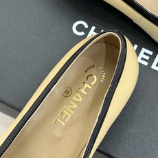 CHANE*|小香26B新品双C 拼色复古方头猫跟单鞋 双C徽标尽显精致质感 复古圆头柔化脚型线条 猫跟稳妥好走不累脚 CHANE*|小香26B新品双C 拼色复古方头猫跟单鞋 双C徽标尽显精致质感 复古圆头柔化脚型线条 猫跟稳妥好走不累脚