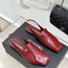 CHANE*|小香26B新品双C 方头亮皮平底凉鞋拖鞋乐福鞋 经典双C缀于鞋身 方头廓形利落显秀气 亮面皮革泛着柔润光泽 CHANE*|小香26B新品双C 方头亮皮平底凉鞋拖鞋乐福鞋 经典双C缀于鞋身 方头廓形利落显秀气 亮面皮革泛着柔润光泽