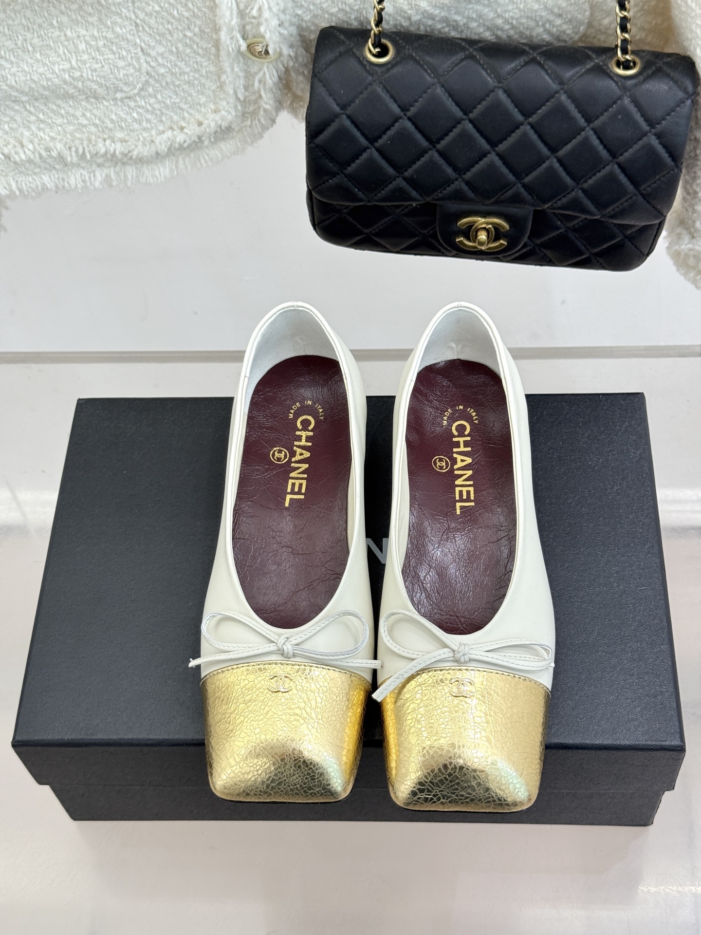 CHANE*|小香26A新品双C 蝴蝶结方头粗跟芭蕾舞鞋单鞋 方头线条自带复古韵味 金属双C点缀鞋身 柔逸丝带增添灵动气 CHANE*|小香26A新品双C 蝴蝶结方头粗跟芭蕾舞鞋单鞋 方头线条自带复古韵味 金属双C点缀鞋身 柔逸丝带增添灵动气