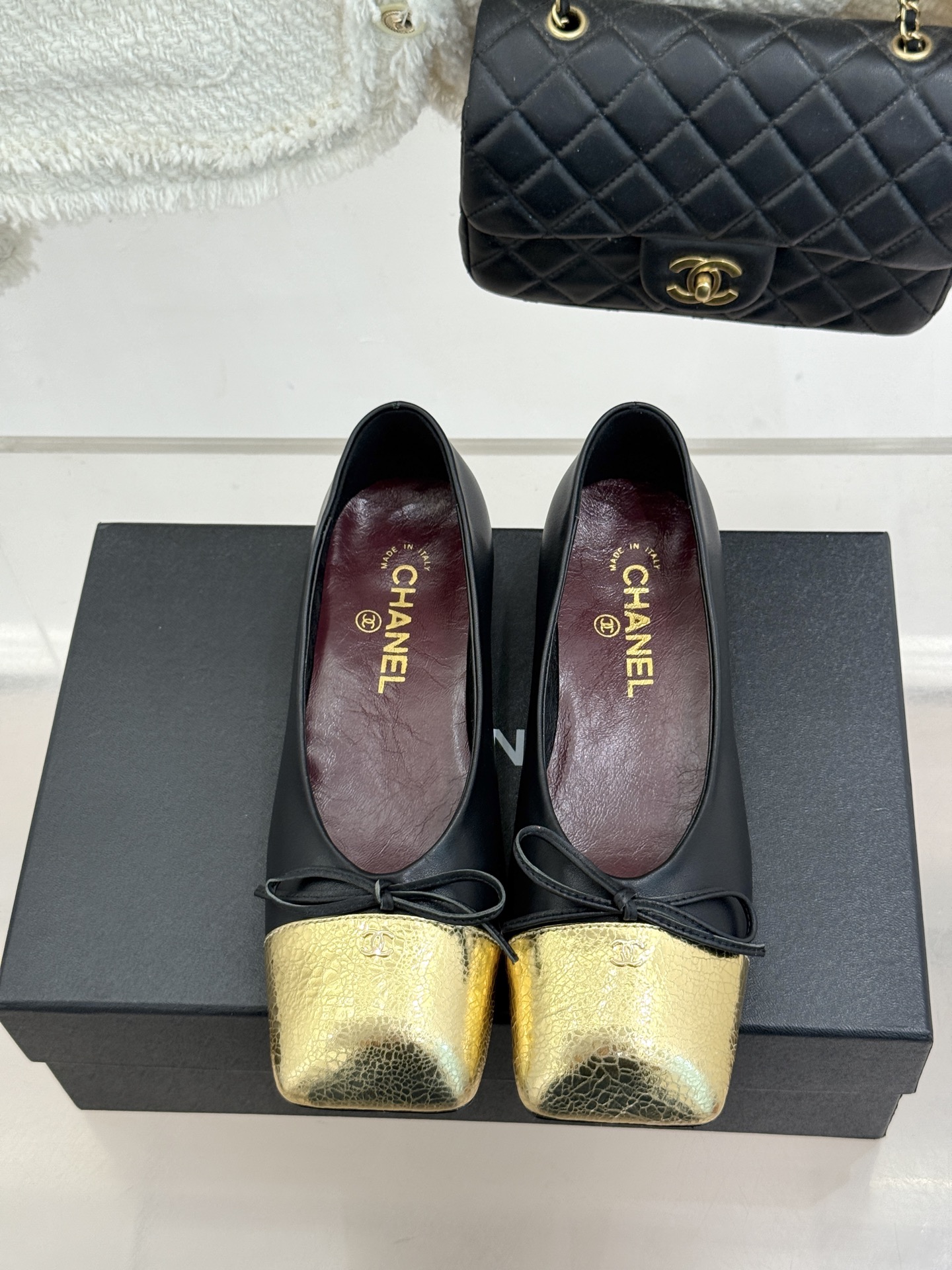 CHANE*|小香26A新品双C 蝴蝶结方头粗跟芭蕾舞鞋单鞋 方头线条自带复古韵味 金属双C点缀鞋身 柔逸丝带增添灵动气 CHANE*|小香26A新品双C 蝴蝶结方头粗跟芭蕾舞鞋单鞋 方头线条自带复古韵味 金属双C点缀鞋身 柔逸丝带增添灵动气