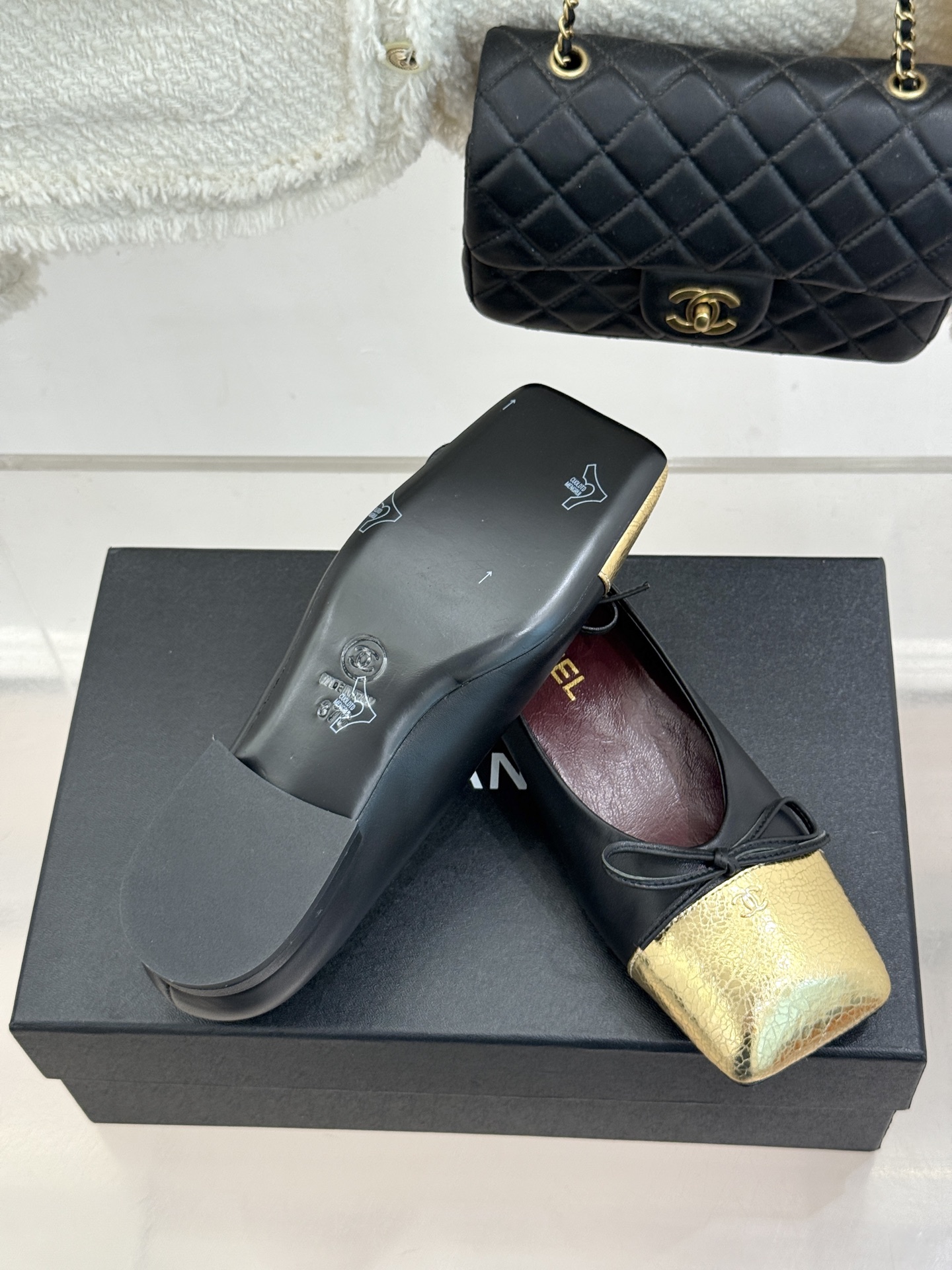 CHANE*|小香26A新品双C 蝴蝶结方头粗跟芭蕾舞鞋单鞋 方头线条自带复古韵味 金属双C点缀鞋身 柔逸丝带增添灵动气 CHANE*|小香26A新品双C 蝴蝶结方头粗跟芭蕾舞鞋单鞋 方头线条自带复古韵味 金属双C点缀鞋身 柔逸丝带增添灵动气