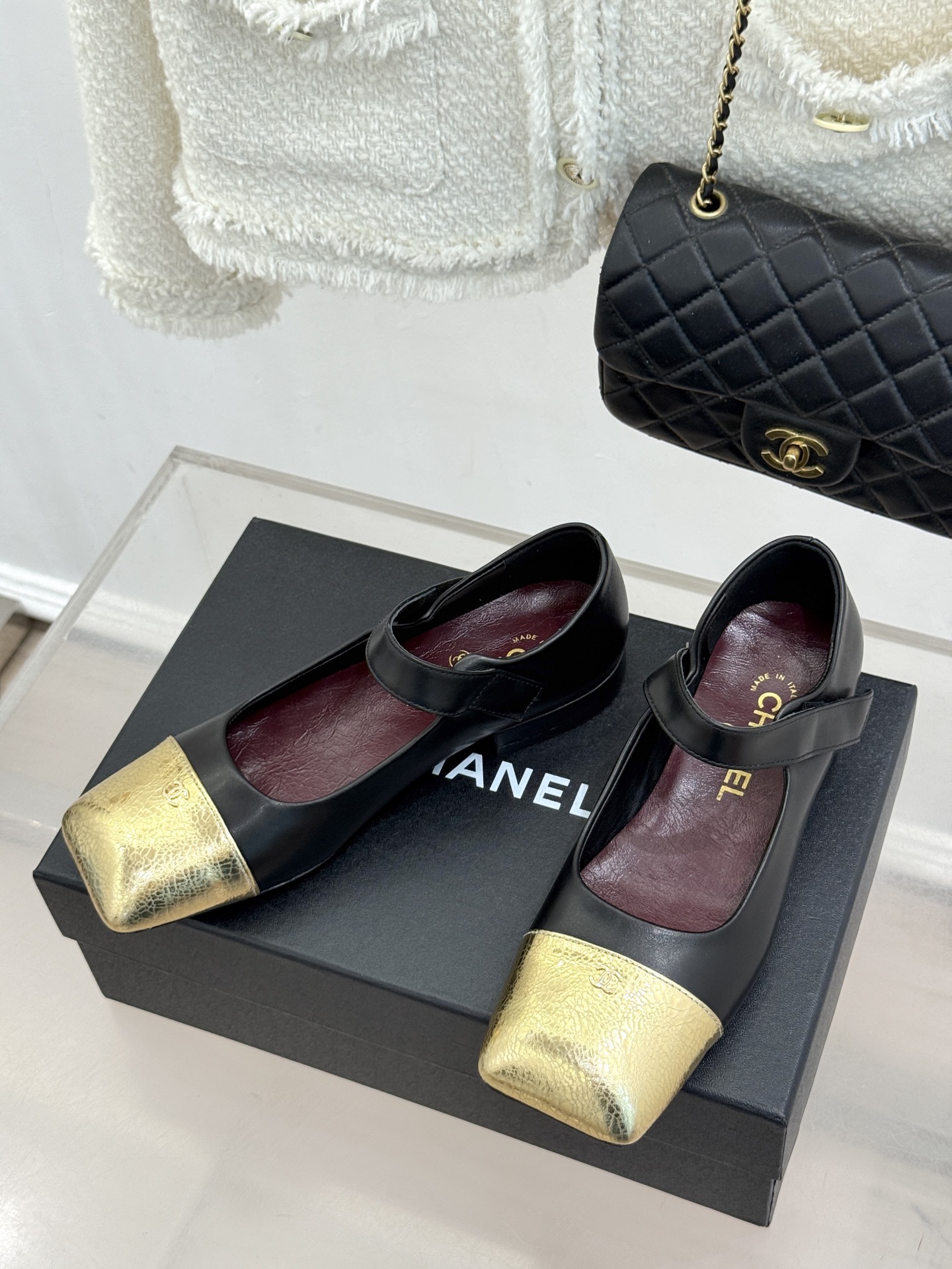 CHANE*｜小香26A新品双C 方头拼色粗跟玛丽珍鞋 经典双C镌刻鞋身细节 方头勾勒复古轮廓 拼色撞出高级感 粗跟稳妥
