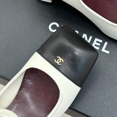 CHANE*|小香26A新品双C 方头拼色粗跟玛丽珍鞋 经典双C镌刻鞋身细节 方头勾勒复古轮廓 拼色撞出高级感 粗跟稳妥 CHANE*|小香26A新品双C 方头拼色粗跟玛丽珍鞋 经典双C镌刻鞋身细节 方头勾勒复古轮廓 拼色撞出高级感 粗跟稳妥