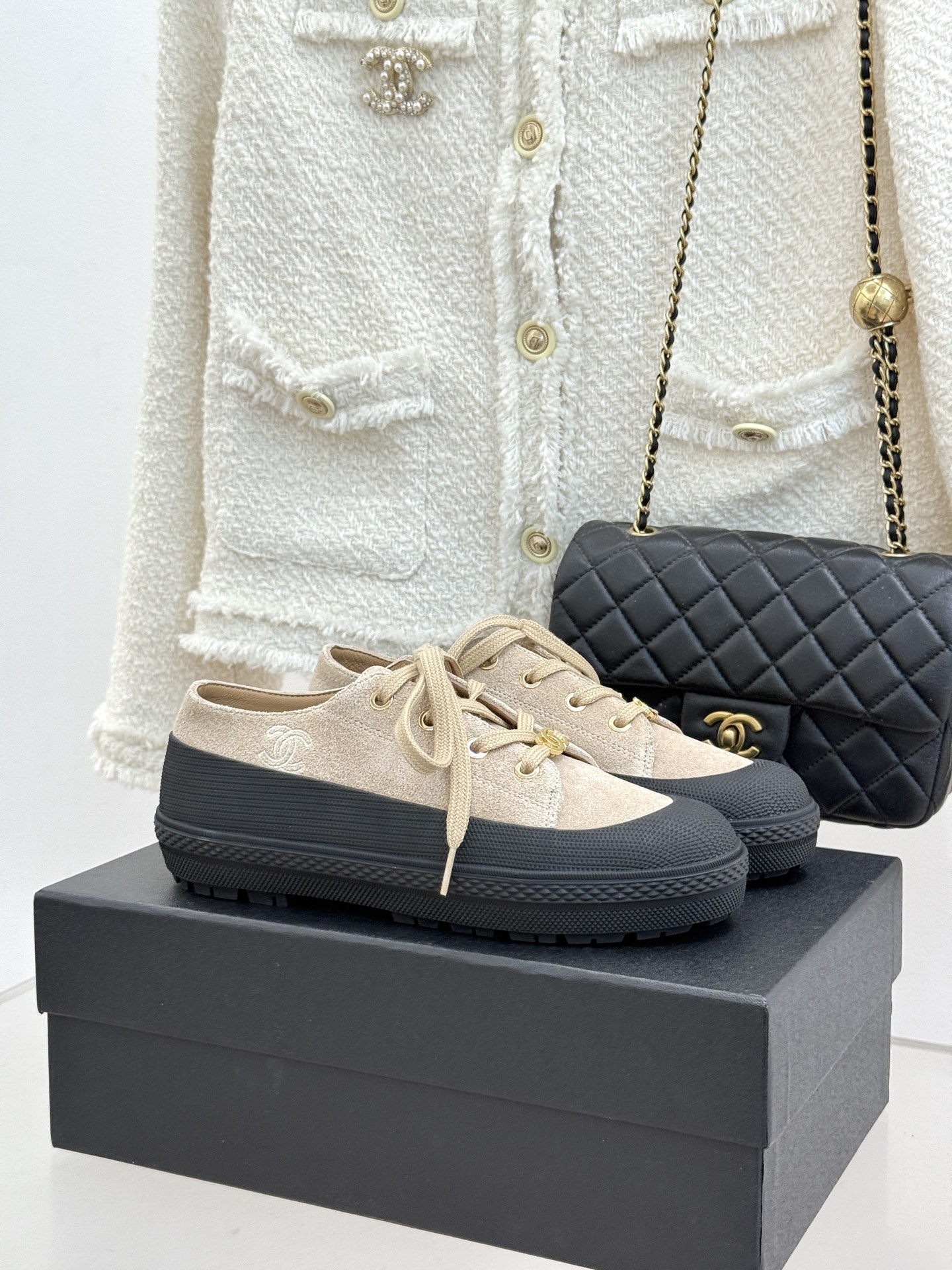 CHANE*｜小香26B新品双C 麂皮松糕厚底休闲鞋运动鞋 CHANEL26B秋冬休闲新作 麂皮质感细腻高级 双C标识点