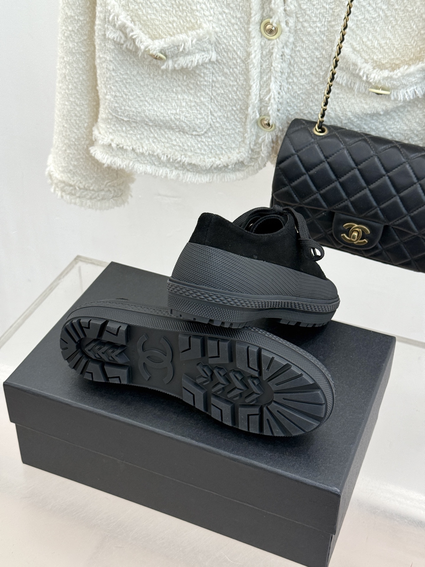 CHANE*|小香26B新品双C 麂皮松糕厚底休闲鞋运动鞋 CHANEL26B秋冬休闲新作 麂皮质感细腻高级 双C标识点 CHANE*|小香26B新品双C 麂皮松糕厚底休闲鞋运动鞋 CHANEL26B秋冬休闲新作 麂皮质感细腻高级 双C标识点