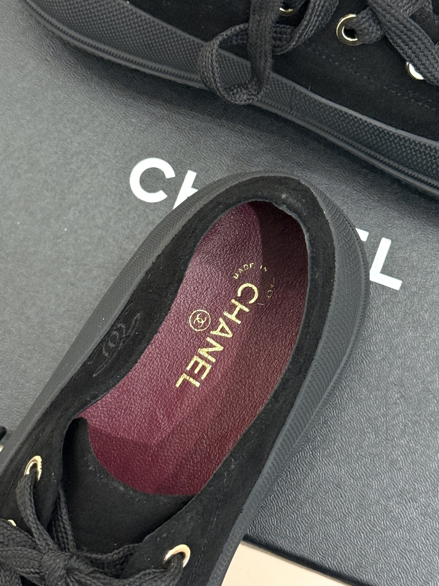 CHANE*|小香26B新品双C 麂皮松糕厚底休闲鞋运动鞋 CHANEL26B秋冬休闲新作 麂皮质感细腻高级 双C标识点 CHANE*|小香26B新品双C 麂皮松糕厚底休闲鞋运动鞋 CHANEL26B秋冬休闲新作 麂皮质感细腻高级 双C标识点