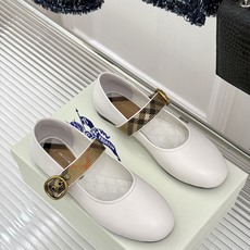 Burberry / 巴宝莉26WF新品 格纹平底芭蕾单舞鞋玛丽珍鞋 经典格纹铺陈老钱格调 芭蕾鞋型柔和衬脚 玛丽珍搭扣 Burberry / 巴宝莉26WF新品 格纹平底芭蕾单舞鞋玛丽珍鞋 经典格纹铺陈老钱格调 芭蕾鞋型柔和衬脚 玛丽珍搭扣