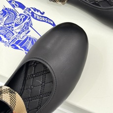 Burberry / 巴宝莉26WF新品 格纹平底芭蕾单舞鞋玛丽珍鞋 经典格纹铺陈老钱格调 芭蕾鞋型柔和衬脚 玛丽珍搭扣 Burberry / 巴宝莉26WF新品 格纹平底芭蕾单舞鞋玛丽珍鞋 经典格纹铺陈老钱格调 芭蕾鞋型柔和衬脚 玛丽珍搭扣