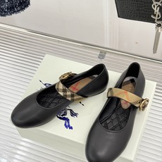 Burberry / 巴宝莉26WF新品 格纹平底芭蕾单舞鞋玛丽珍鞋 经典格纹铺陈老钱格调 芭蕾鞋型柔和衬脚 玛丽珍搭扣 Burberry / 巴宝莉26WF新品 格纹平底芭蕾单舞鞋玛丽珍鞋 经典格纹铺陈老钱格调 芭蕾鞋型柔和衬脚 玛丽珍搭扣