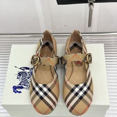 Burberry / 巴宝莉26WF新品 格纹平底芭蕾单舞鞋玛丽珍鞋 经典格纹铺陈老钱格调 芭蕾鞋型柔和衬脚 玛丽珍搭扣 Burberry / 巴宝莉26WF新品 格纹平底芭蕾单舞鞋玛丽珍鞋 经典格纹铺陈老钱格调 芭蕾鞋型柔和衬脚 玛丽珍搭扣