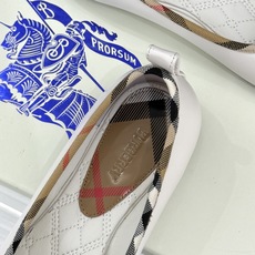 Burberry / 巴宝莉26WF新品 格纹平底芭蕾单舞鞋玛丽珍鞋 经典格纹铺陈老钱格调 芭蕾鞋型柔和衬脚 玛丽珍搭扣 Burberry / 巴宝莉26WF新品 格纹平底芭蕾单舞鞋玛丽珍鞋 经典格纹铺陈老钱格调 芭蕾鞋型柔和衬脚 玛丽珍搭扣