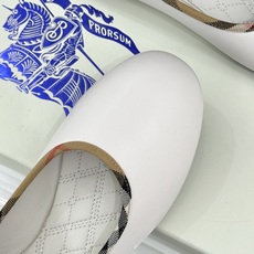 Burberry / 巴宝莉26WF新品 格纹平底芭蕾单舞鞋玛丽珍鞋 经典格纹铺陈老钱格调 芭蕾鞋型柔和衬脚 玛丽珍搭扣 Burberry / 巴宝莉26WF新品 格纹平底芭蕾单舞鞋玛丽珍鞋 经典格纹铺陈老钱格调 芭蕾鞋型柔和衬脚 玛丽珍搭扣