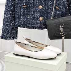 Burberry / 巴宝莉26WF新品 格纹平底芭蕾单舞鞋玛丽珍鞋 经典格纹铺陈老钱格调 芭蕾鞋型柔和衬脚 玛丽珍搭扣 Burberry / 巴宝莉26WF新品 格纹平底芭蕾单舞鞋玛丽珍鞋 经典格纹铺陈老钱格调 芭蕾鞋型柔和衬脚 玛丽珍搭扣