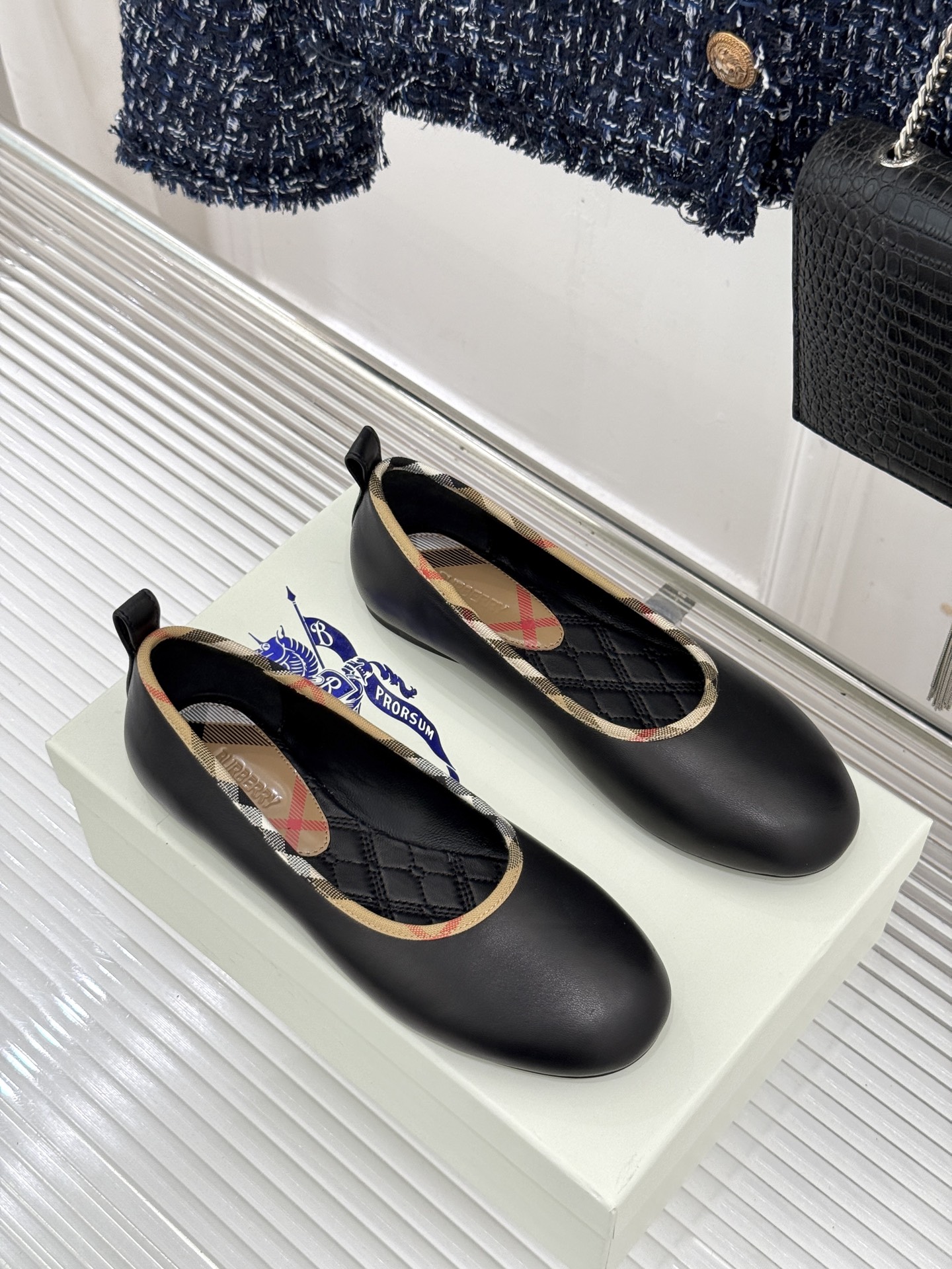 Burberry / 巴宝莉26WF新品 格纹平底芭蕾单舞鞋玛丽珍鞋 经典格纹铺陈老钱格调 芭蕾鞋型柔和衬脚 玛丽珍搭扣